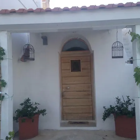 La Casa Bianca Nocleg ze śniadaniem *